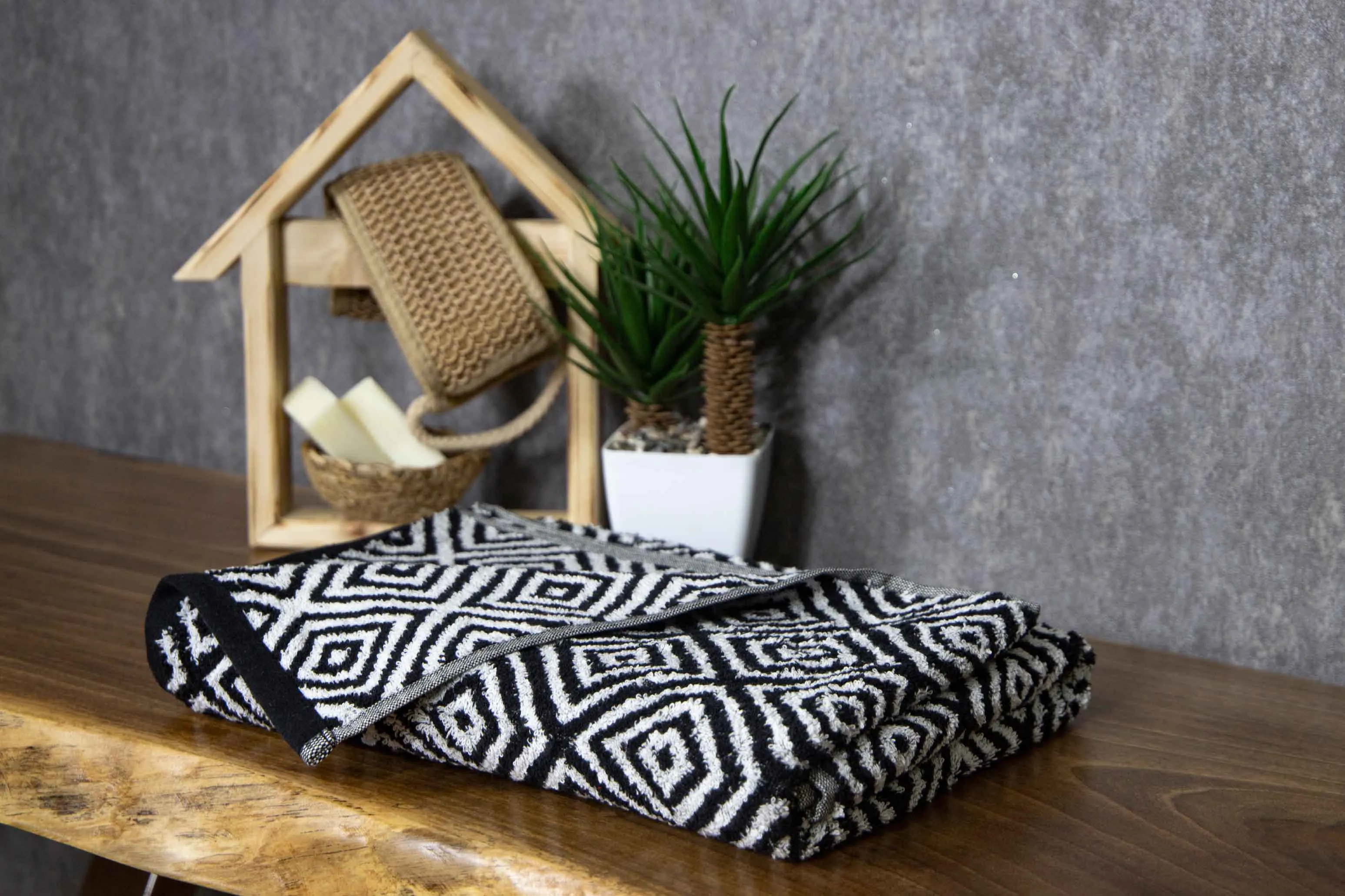 Tyne Collection Cotton Bath Towel - Black & White Diamond